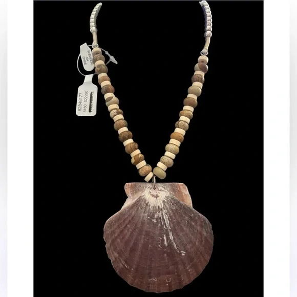 Free People Love Letter To The Sea Shell Necklace NWT - Picture 2 of 4